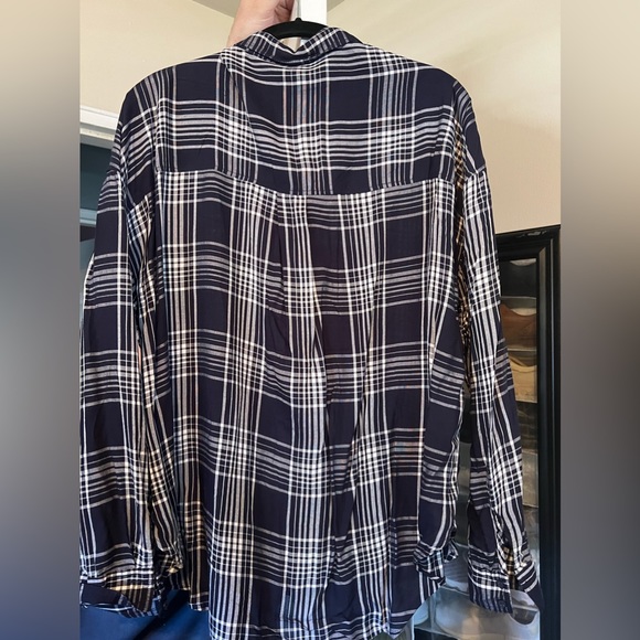 NEW WITH TAG | Women’s Express Flannel - Size Medium - Picture 3 of 5